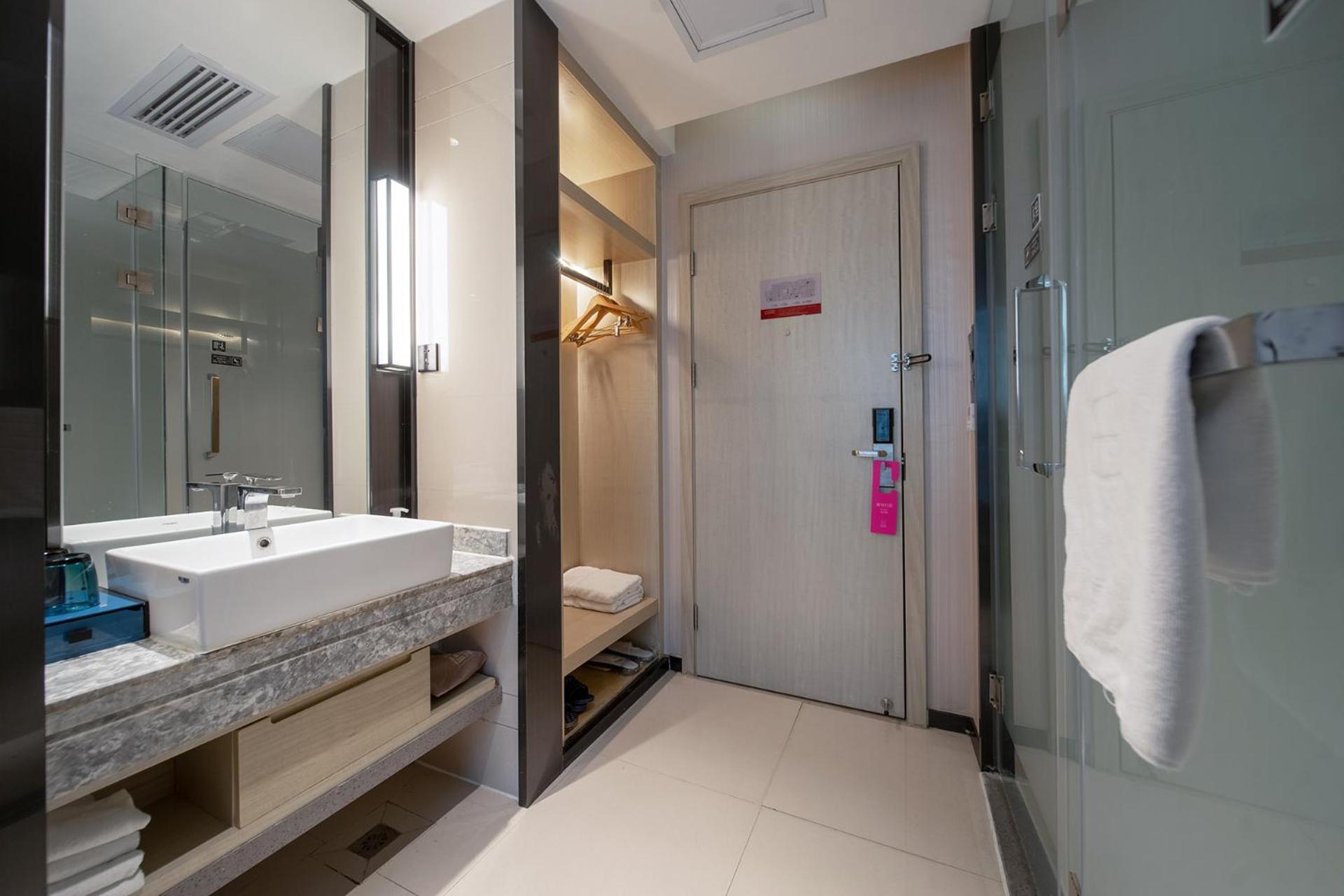 Echarm International Hotel Canton Tower Pazhou Convention And Exhibition Center Lujiang Subway Metro Branch - Free Shuttle Bus To Canton Fair Complex During Canton Fair Period Buitenkant foto