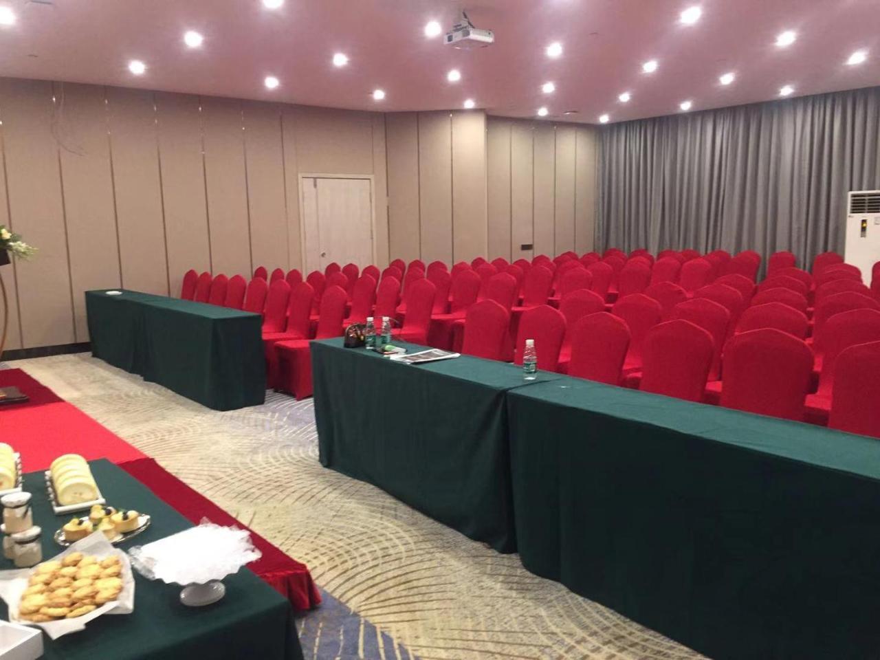 Echarm International Hotel Canton Tower Pazhou Convention And Exhibition Center Lujiang Subway Metro Branch - Free Shuttle Bus To Canton Fair Complex During Canton Fair Period Buitenkant foto