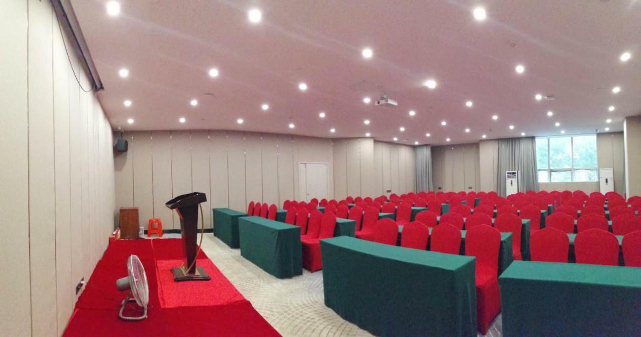 Echarm International Hotel Canton Tower Pazhou Convention And Exhibition Center Lujiang Subway Metro Branch - Free Shuttle Bus To Canton Fair Complex During Canton Fair Period Buitenkant foto