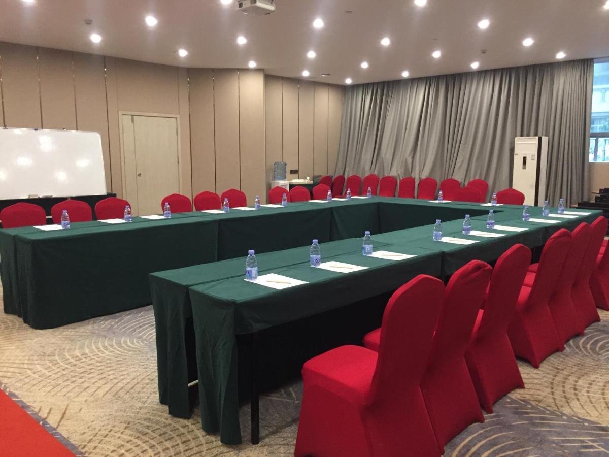 Echarm International Hotel Canton Tower Pazhou Convention And Exhibition Center Lujiang Subway Metro Branch - Free Shuttle Bus To Canton Fair Complex During Canton Fair Period Buitenkant foto