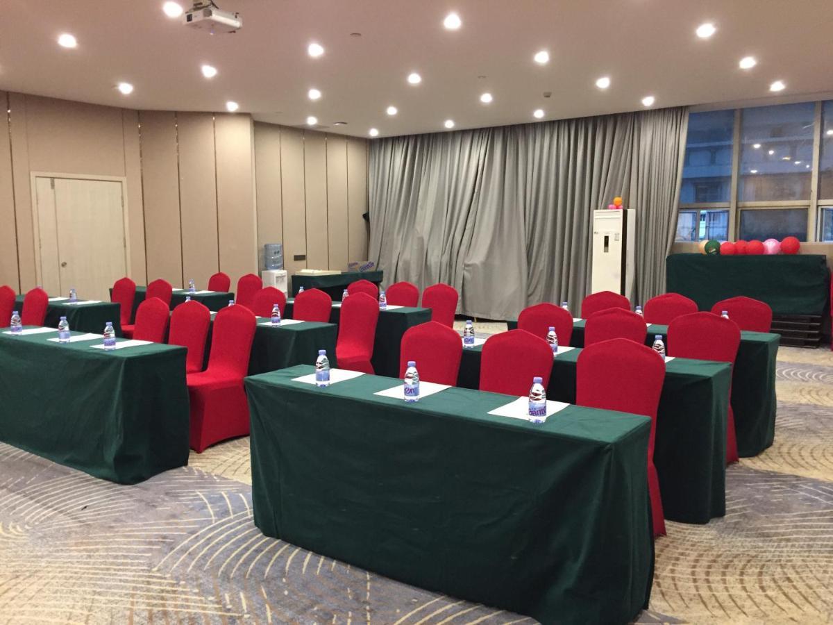 Echarm International Hotel Canton Tower Pazhou Convention And Exhibition Center Lujiang Subway Metro Branch - Free Shuttle Bus To Canton Fair Complex During Canton Fair Period Buitenkant foto